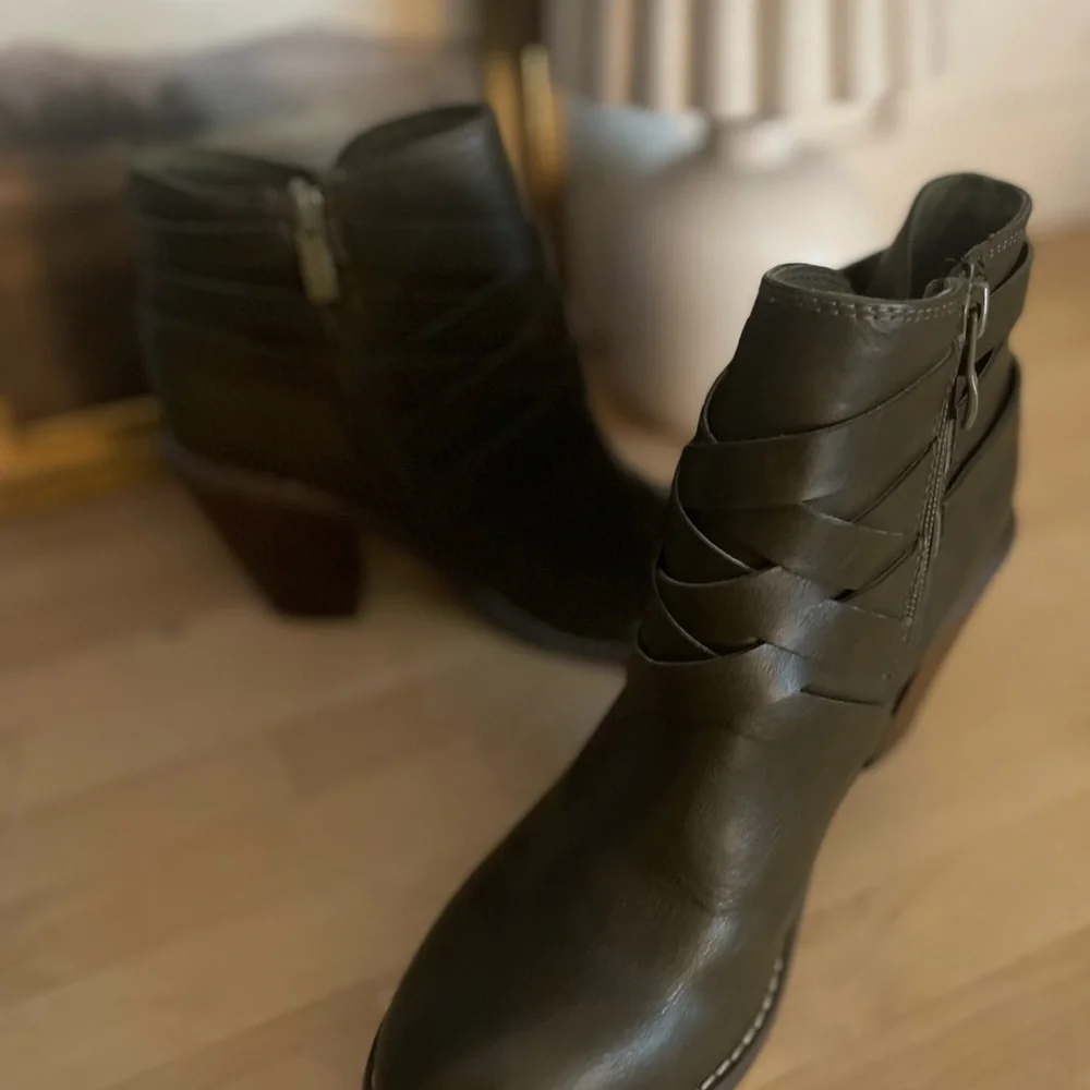 Journee Collection Strappy Olive Ankle Booties - Picture 2 of 3